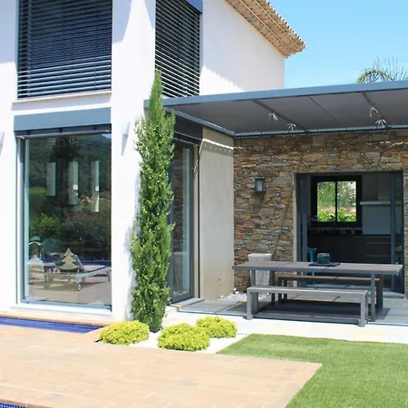 Sleeps 6 Pool * Grimaud